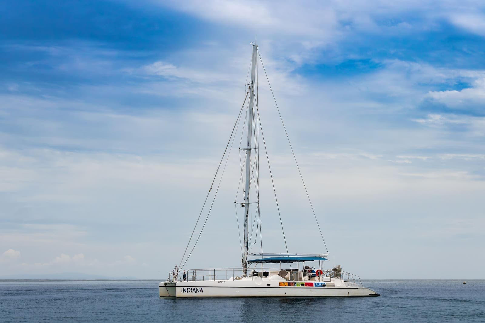 Calabash — Cruising catamaran sailing near Mahé, Seychelles