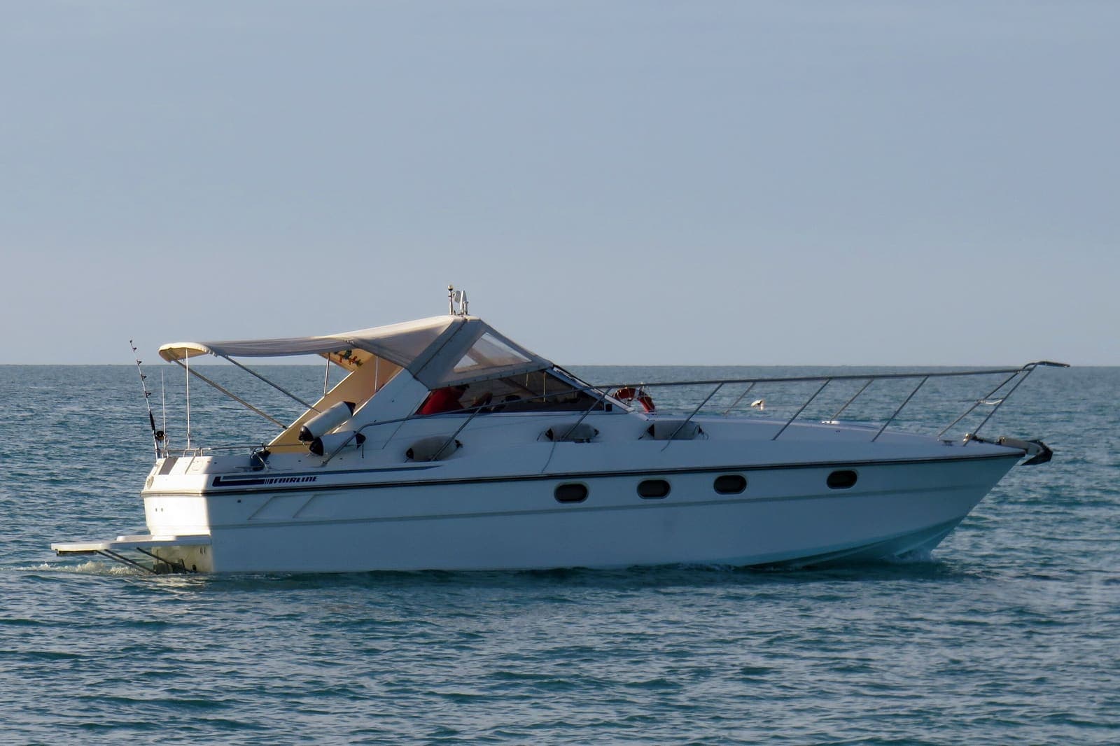 Gaviota — Fairline motorboat cruising off the Tuscan coast