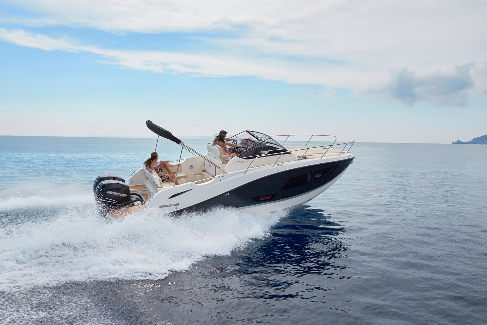Alba Chiara — Quicksilver Activ 875 Sundeck day boat running at speed